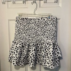 Vestique black and white skirt